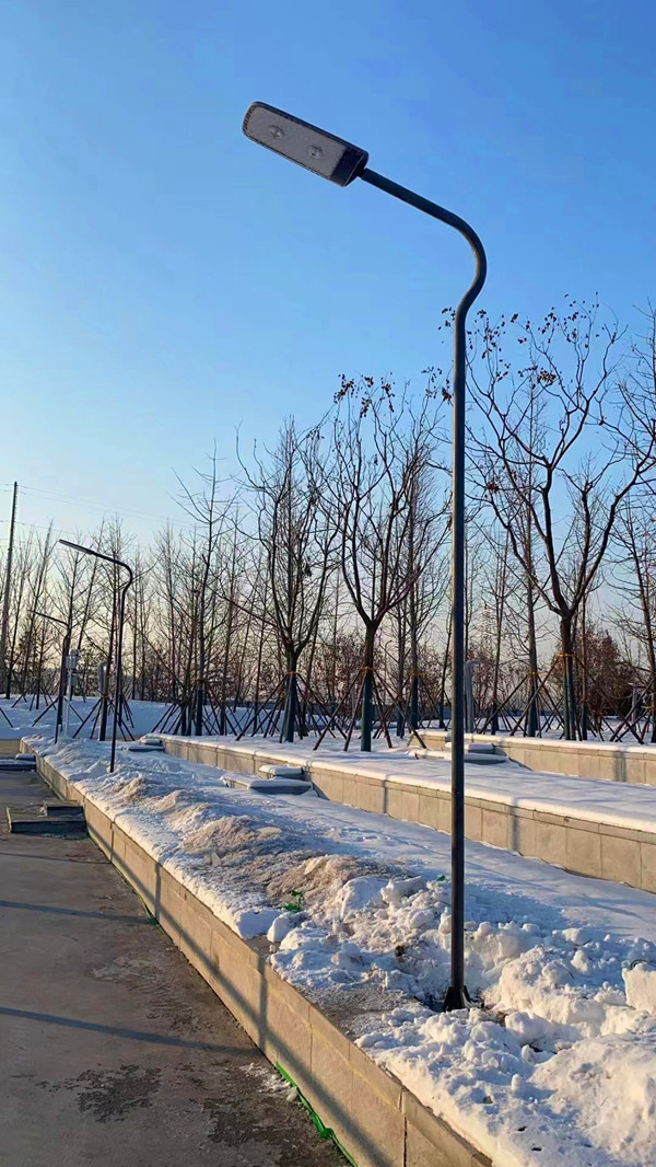 雄安新区金湖体育公园光能路灯600-3.jpg